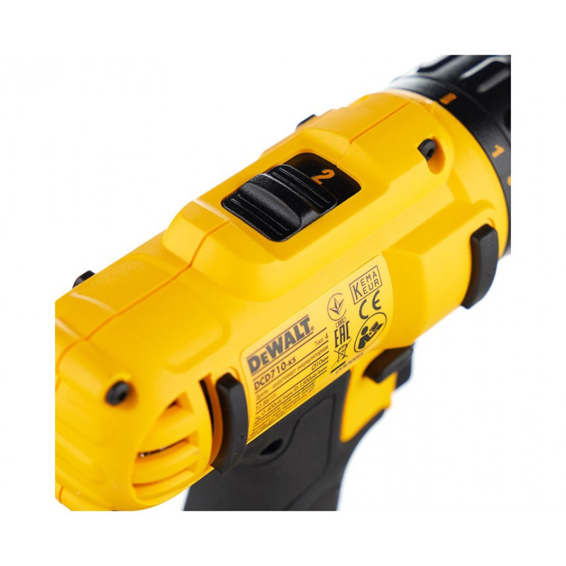 Шуруповерт аккумуляторный 10.8V DCD710D2 DeWALT